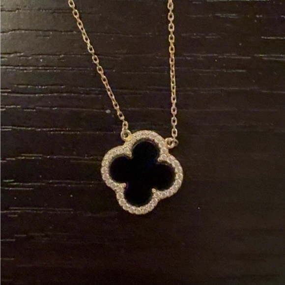 RACHEL ZOE, Gold plated sterling silver black onyx. Clover shape, waterproof - Picture 3 of 3